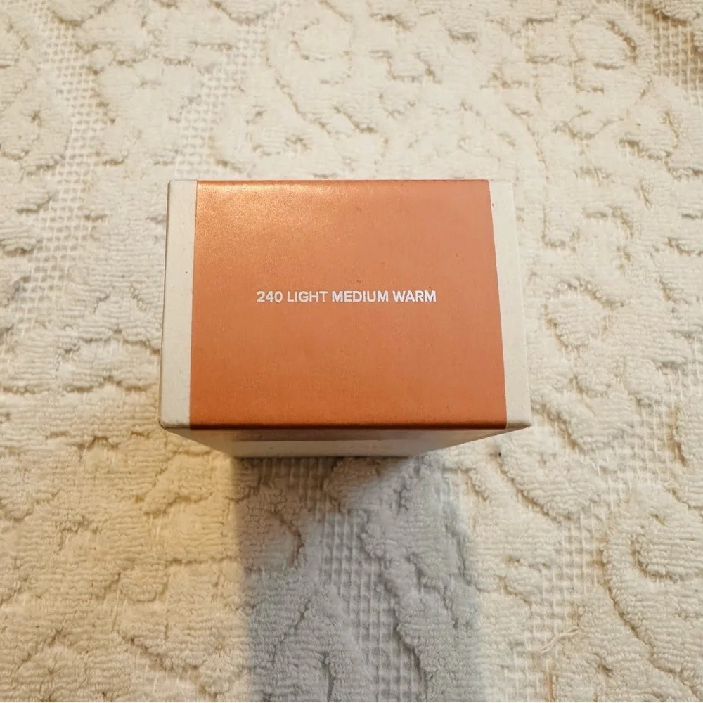 Haus Labs | Foundation | Triclone Skin Tech Foundation • 240 Light Mediu…